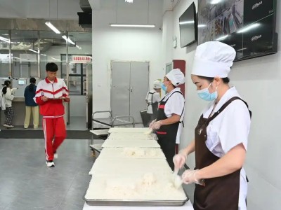 开阳县：筑牢食品安全防线 守护师生“舌尖上的安全”